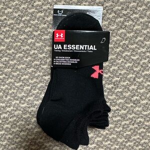 Under Armour black socks